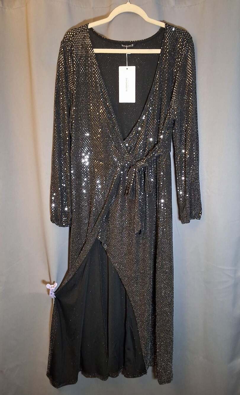 Size 12 Large BloomChic Long Sleeve V-Neck Sequin Wrap Tie Waist Maxi Dress - Picture 9 of 10